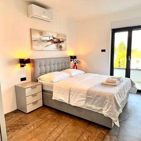 Apartment Wohnung Escada By Interhome